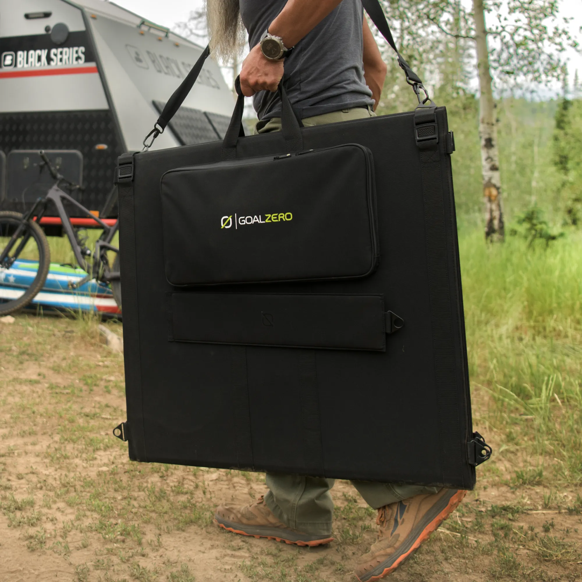 Goal Zero (8) Nomad 400 PRO Solar Bundle